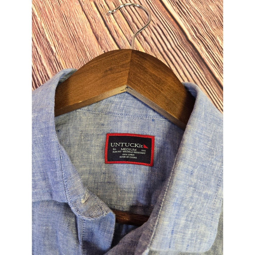 UNTUCKit Button Down Shirt Mens Medium Blue Linen Short Sleeve Slim Fit Wrinkle - Picture 2 of 8